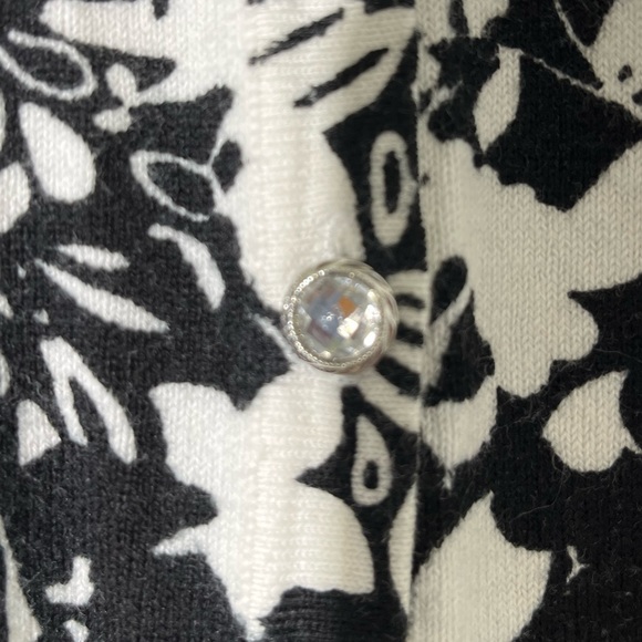 Cable and Guage black and white sweater. - Picture 3 of 6